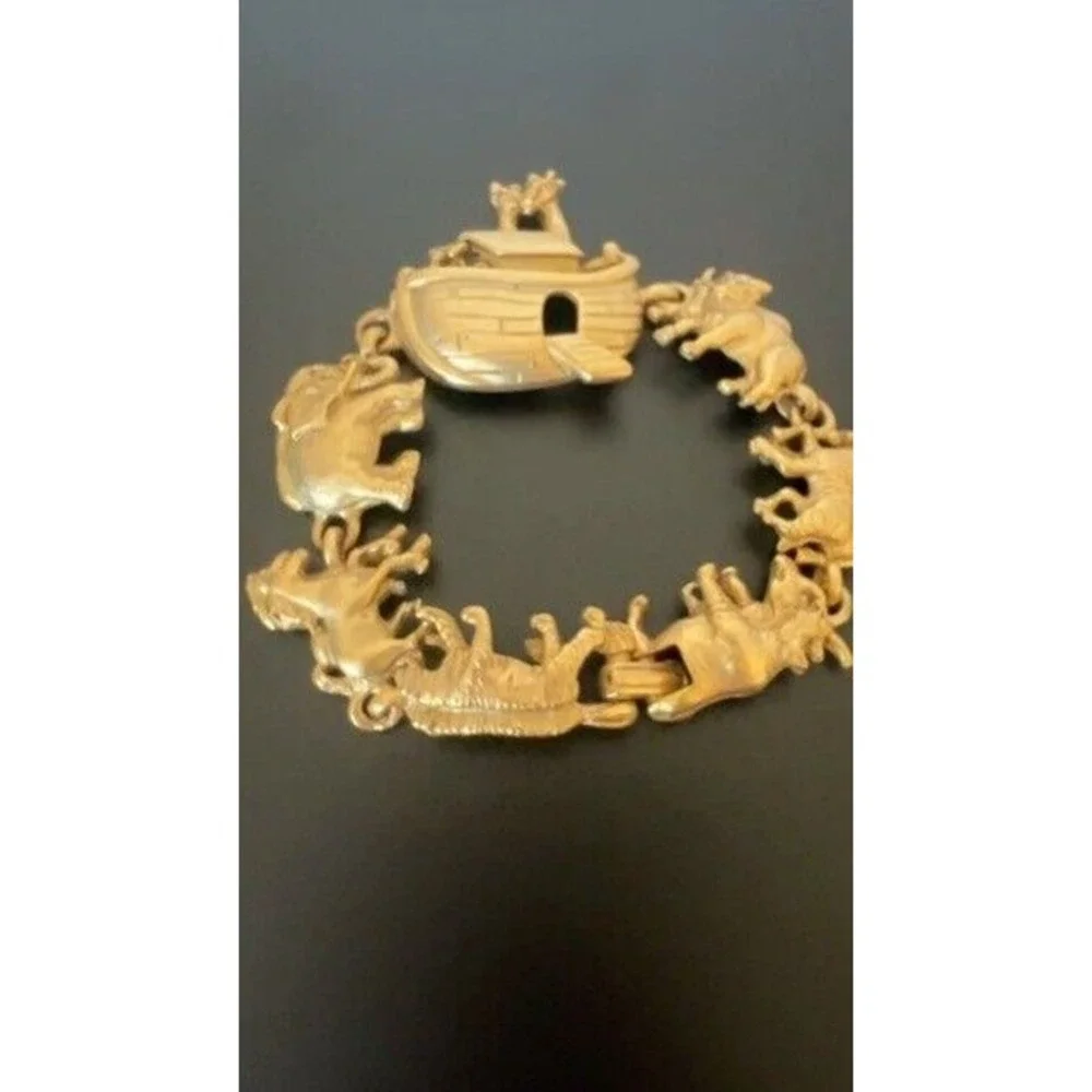 AJC Vintage Noah's Ark Bracelet Brushed Gold Animals Signed NOS 1980s Noahs 6.5